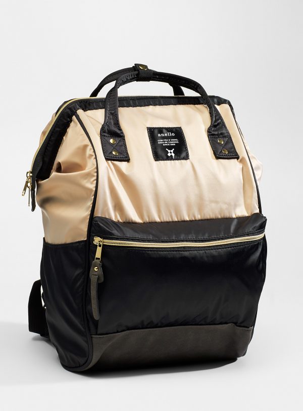 After collecting years of feedback from users, Peak upgraded their award winning pack with style and function upgrades. 400D weatherproof exterior shell is proudly more sustainable than the previous model